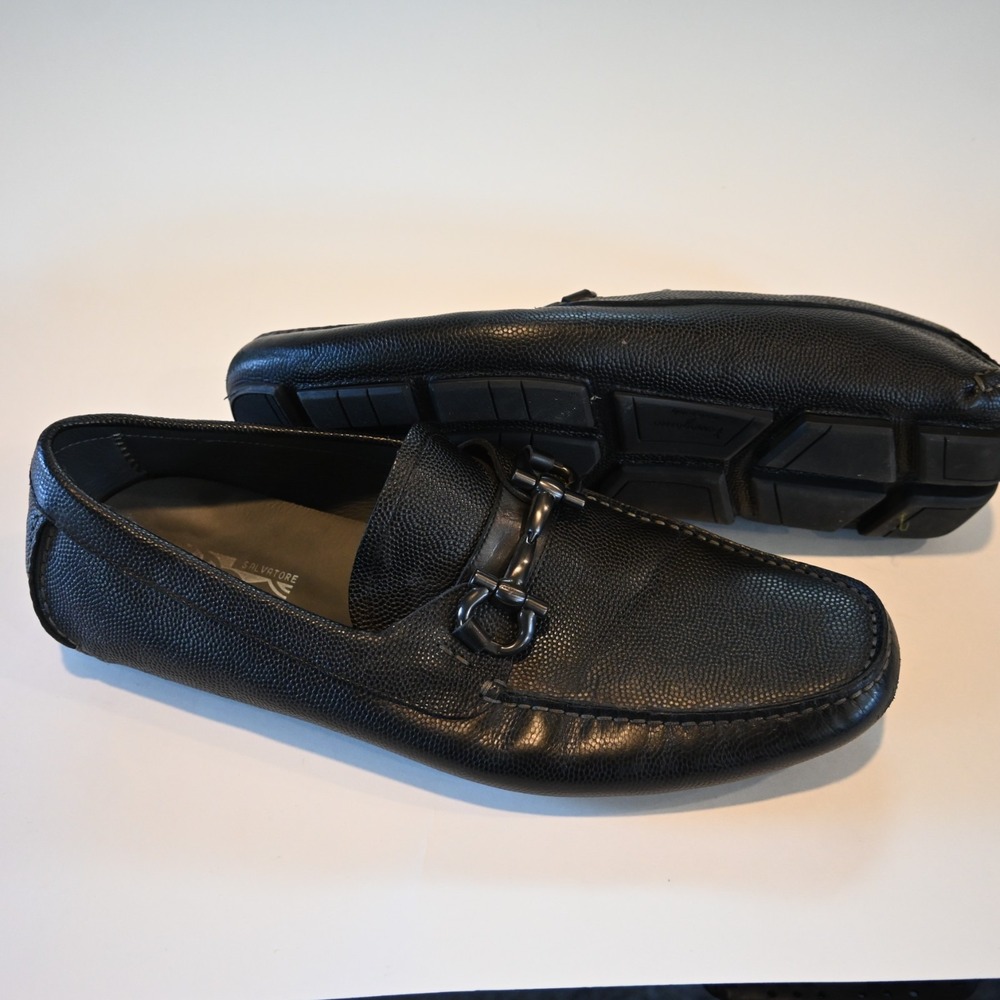 Salvatore Ferragmo 12 EE Black Pebbled Leather Slip On Horsebit Driving Loafers